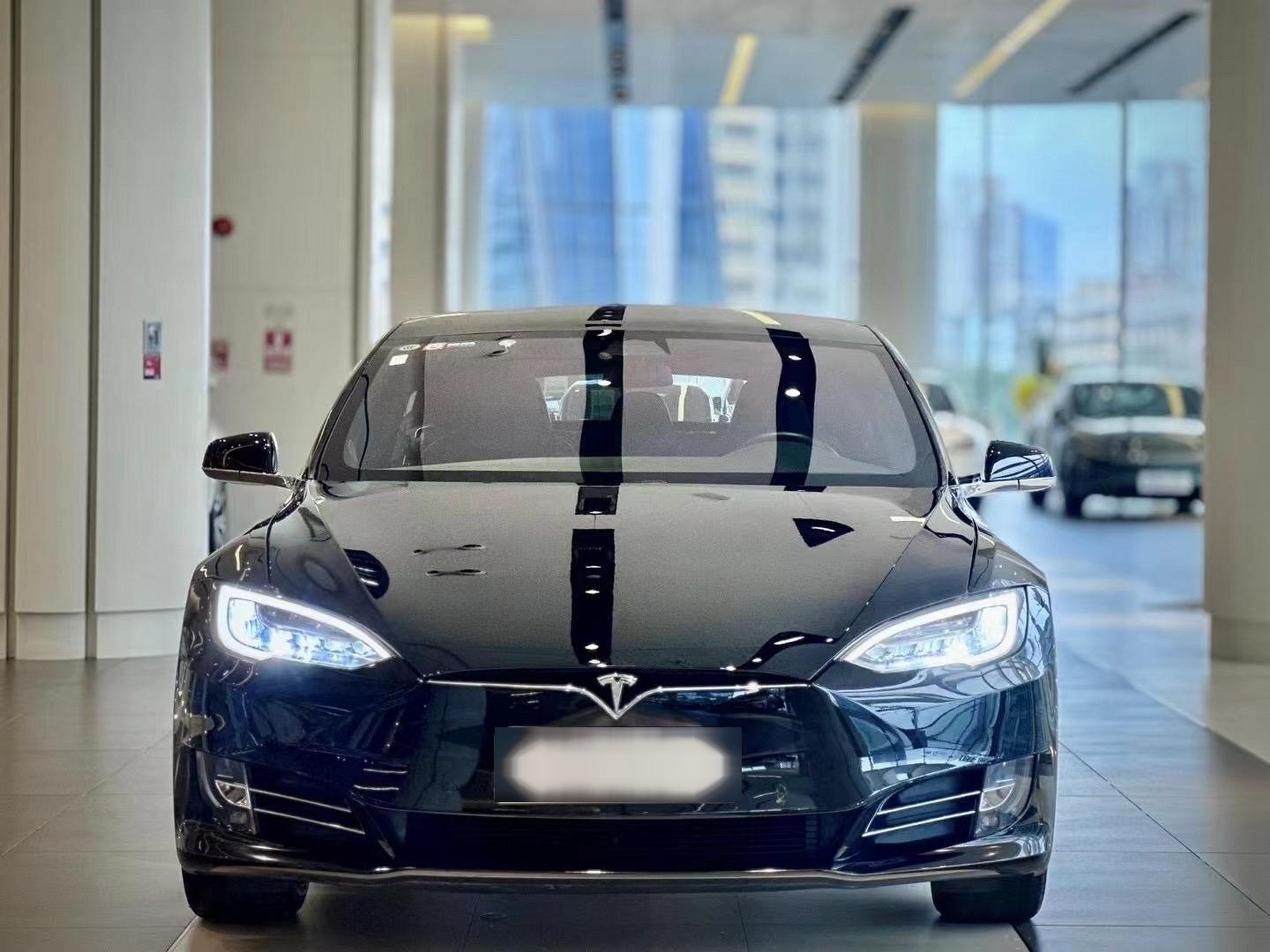 特斯拉model s 75d 标准续航版 上牌2018年6月   约5.2万公里 车价22.