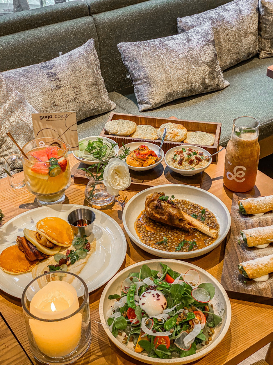 95 gaga新店好有feel～ 很喜欢这种地中海风格的餐厅!