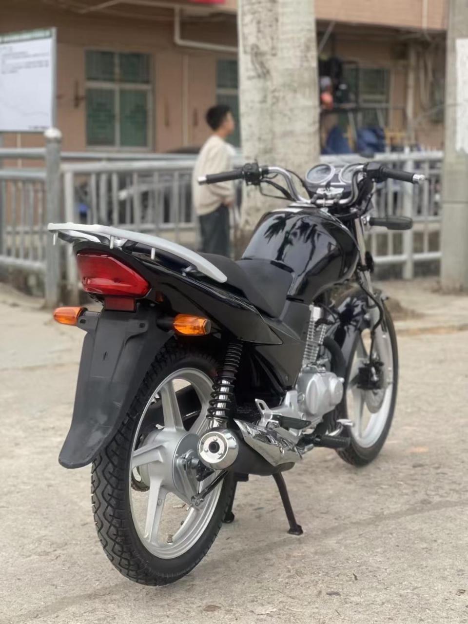 原装五羊本田cbf小战鹰125cc 铝圈碟刹高配置 前后轮胎饱满 发动机