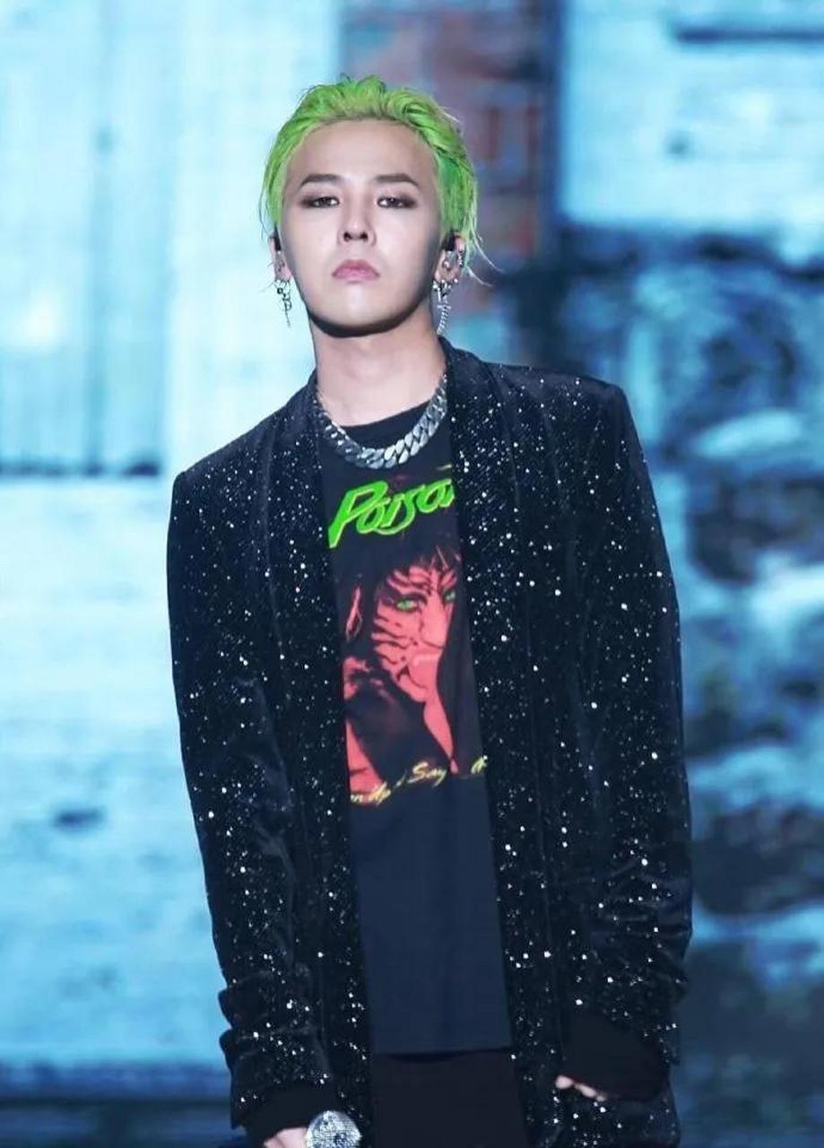 杨颖要哭晕了,她的偶像权志龙,被曝吸毒已被立案调查.