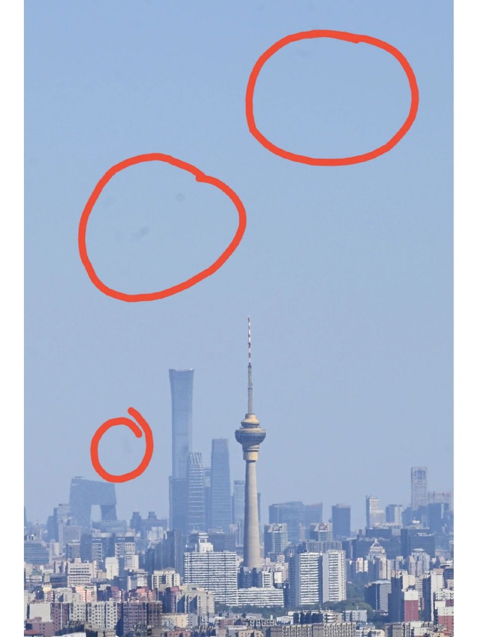 这是相机cmos进灰了?