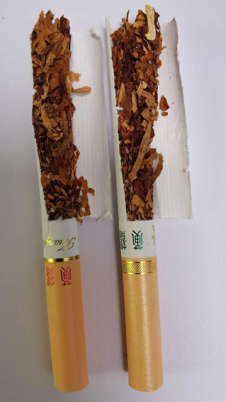 00元/盒,深绿色的是"黄鹤楼硬珍"零售价45.