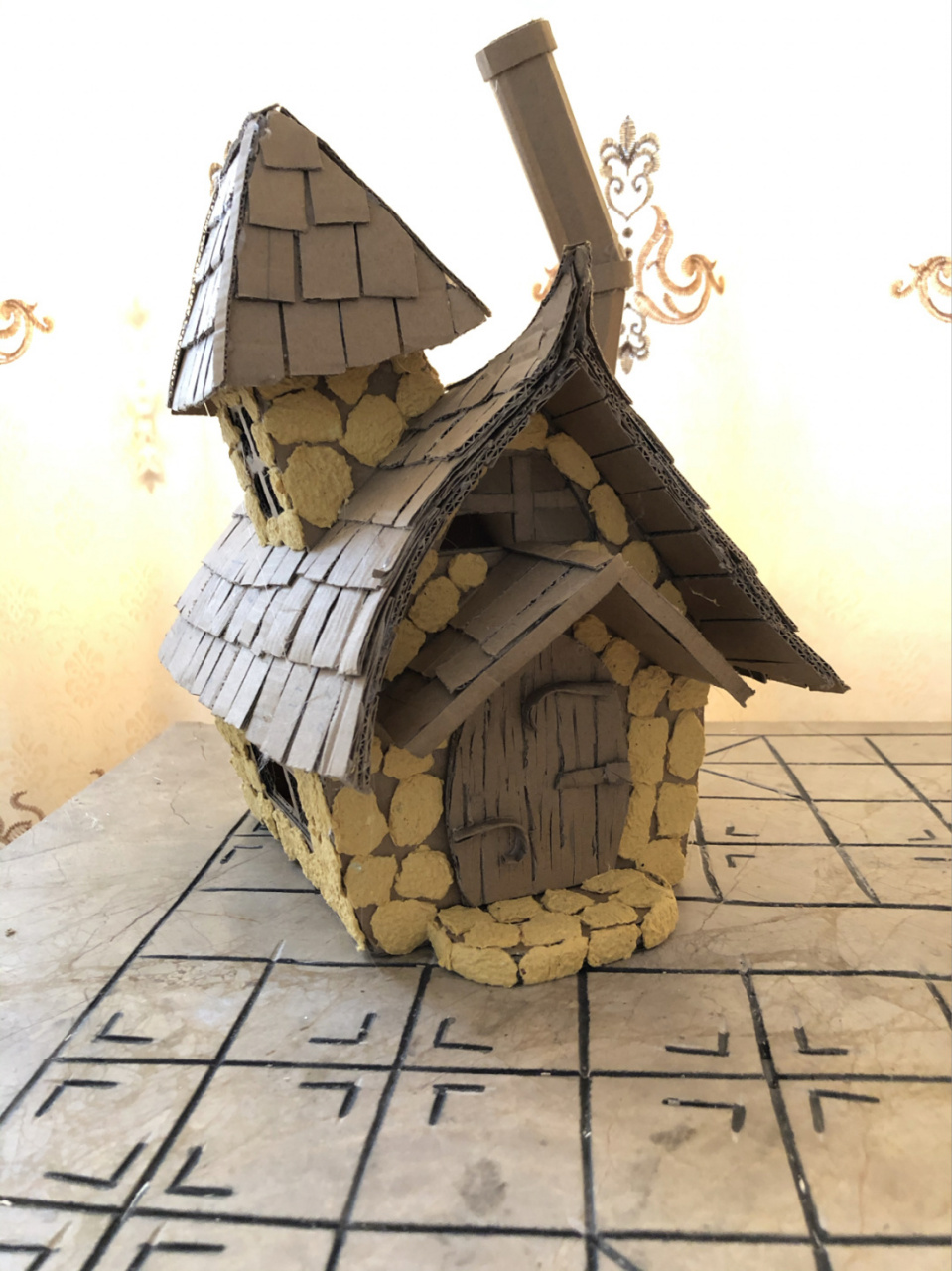 手工制作纸板童话小屋教程下 具体需要什么材料我上一篇已经提过了