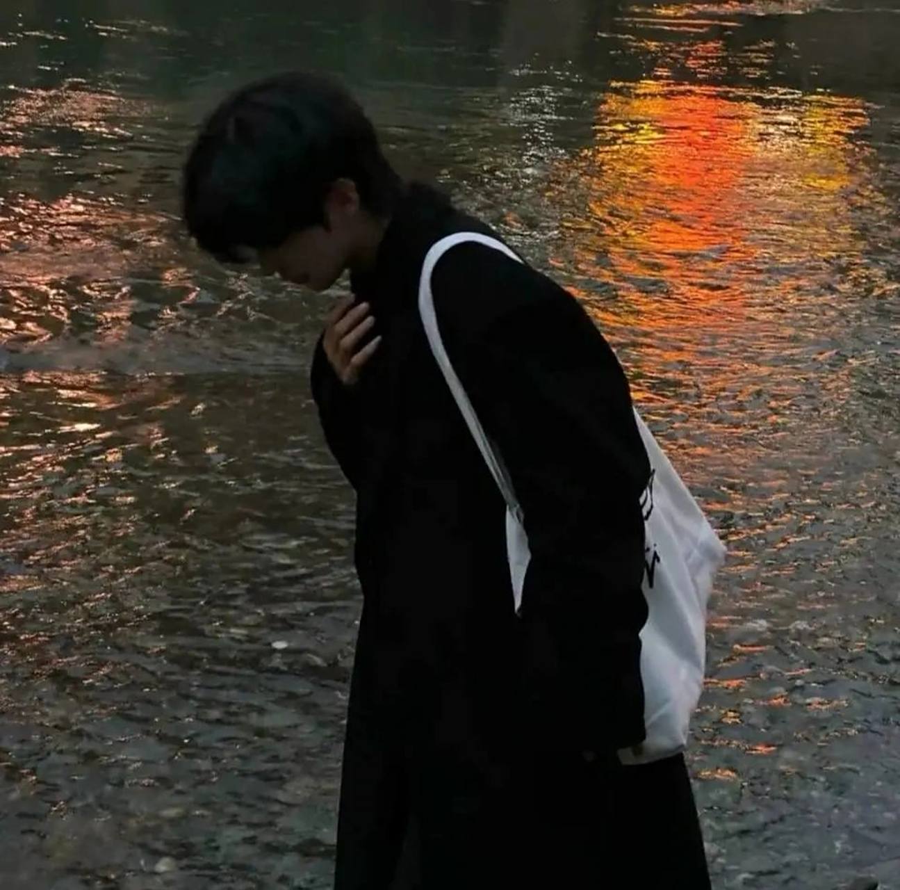 男生落日头像95 落日,我在黄昏写上一封信,载着落日的余晖和银河的