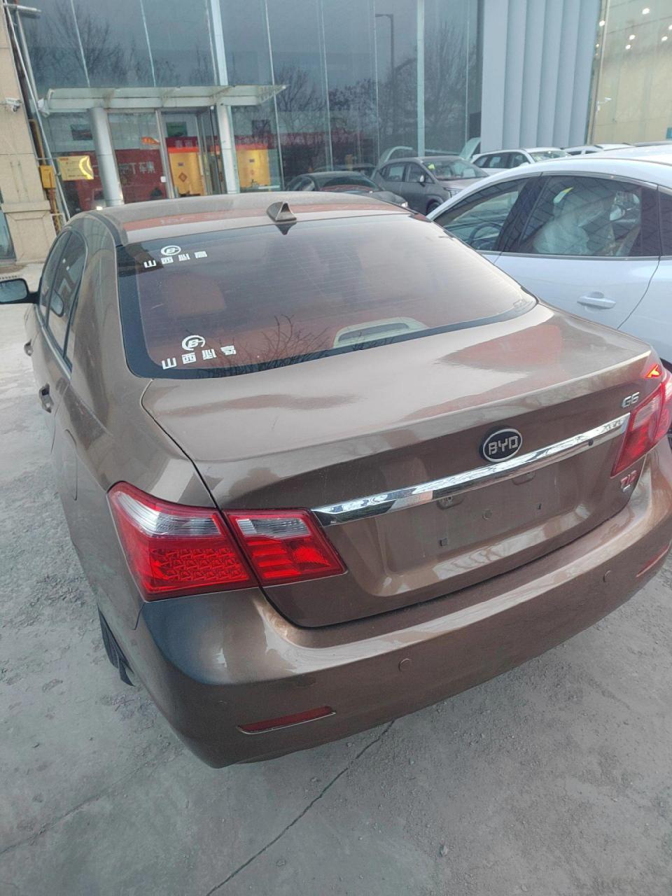 12年比亚迪,自动挡天窗,价格1万多