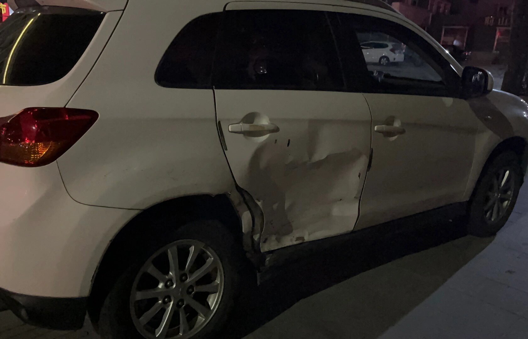 左转快结束的时候被直行车超速撞了,被判全责.