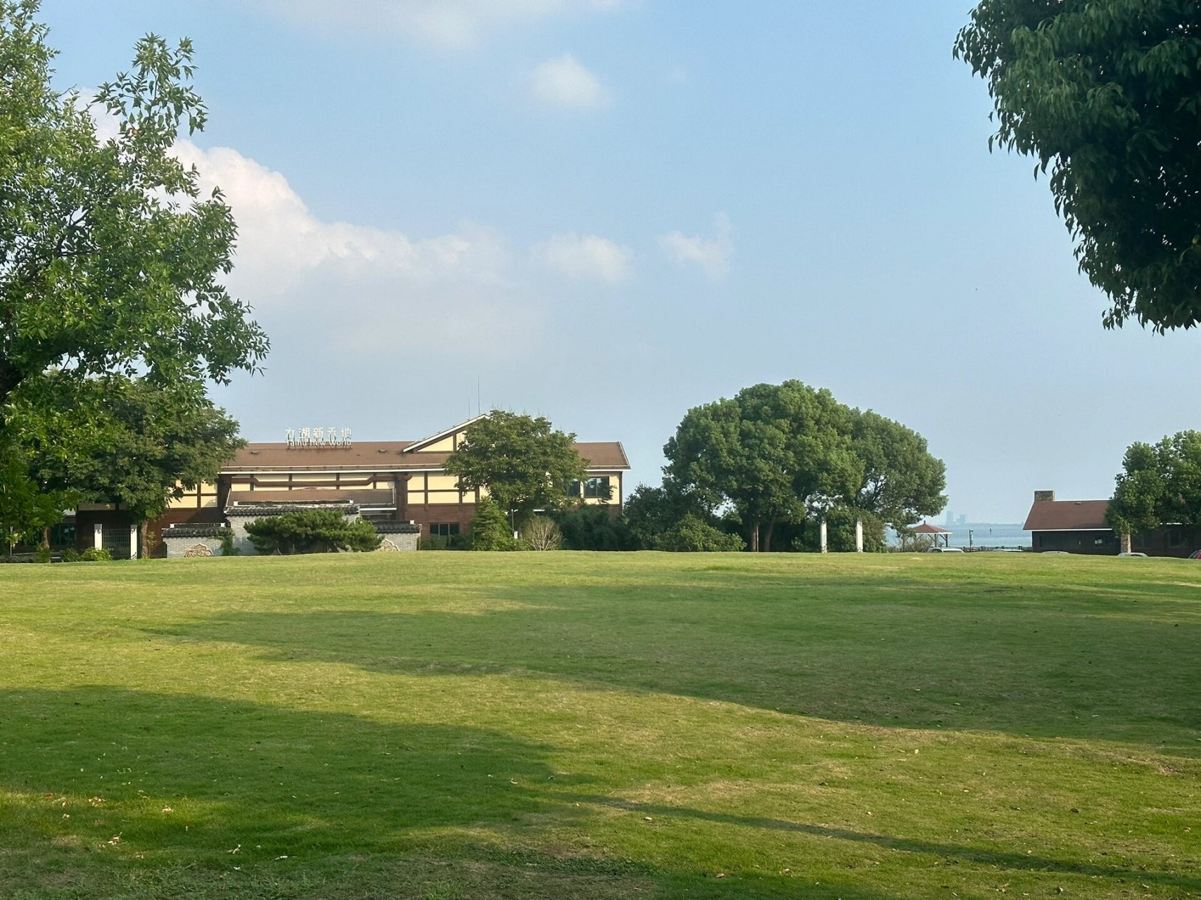 太湖新天地生态休闲公园 本想骑行去西山72,可下午偷懒出发太晚了