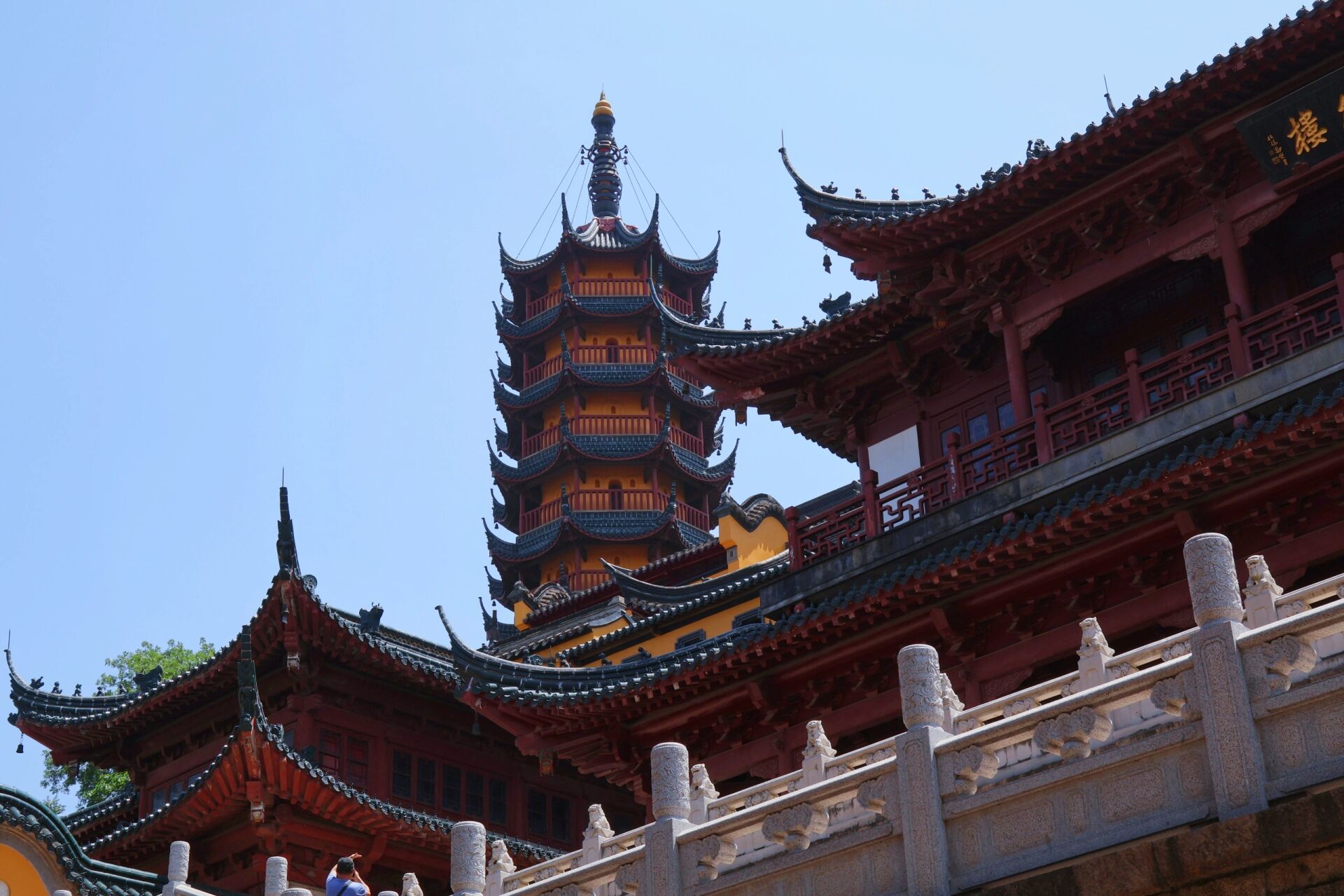 镇江金山寺攻略    金山寺位于江苏镇江,建于东晋,因白娘子水漫金山寺