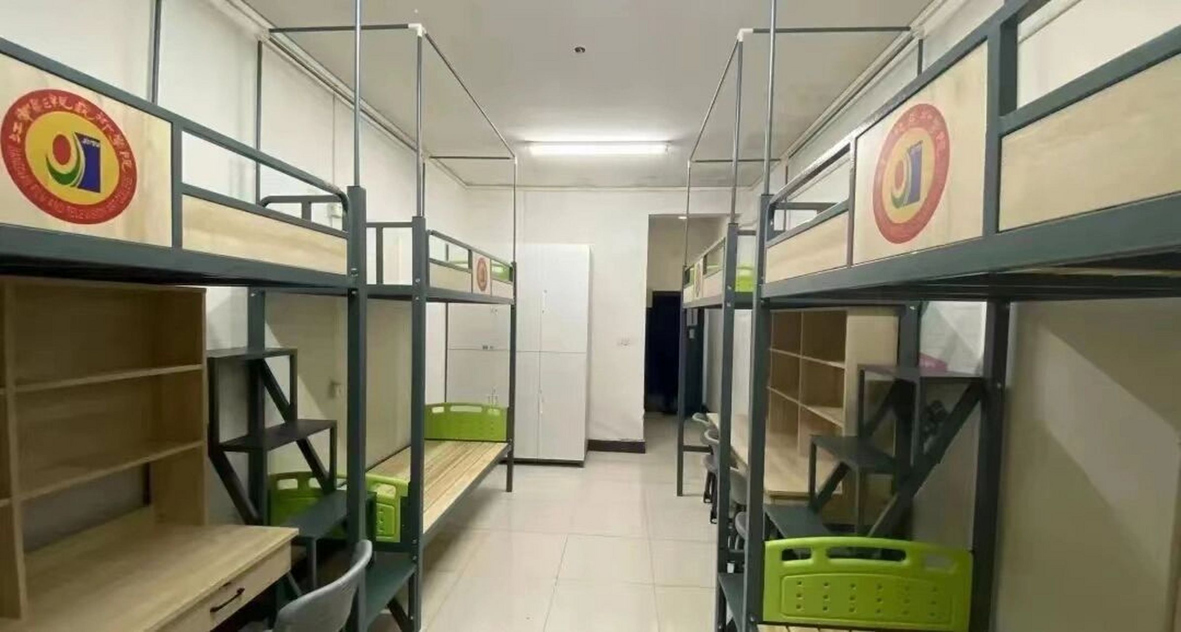 江影新生宿舍实况图 江南影视艺术职业学院 宿舍有2.4.6人间.