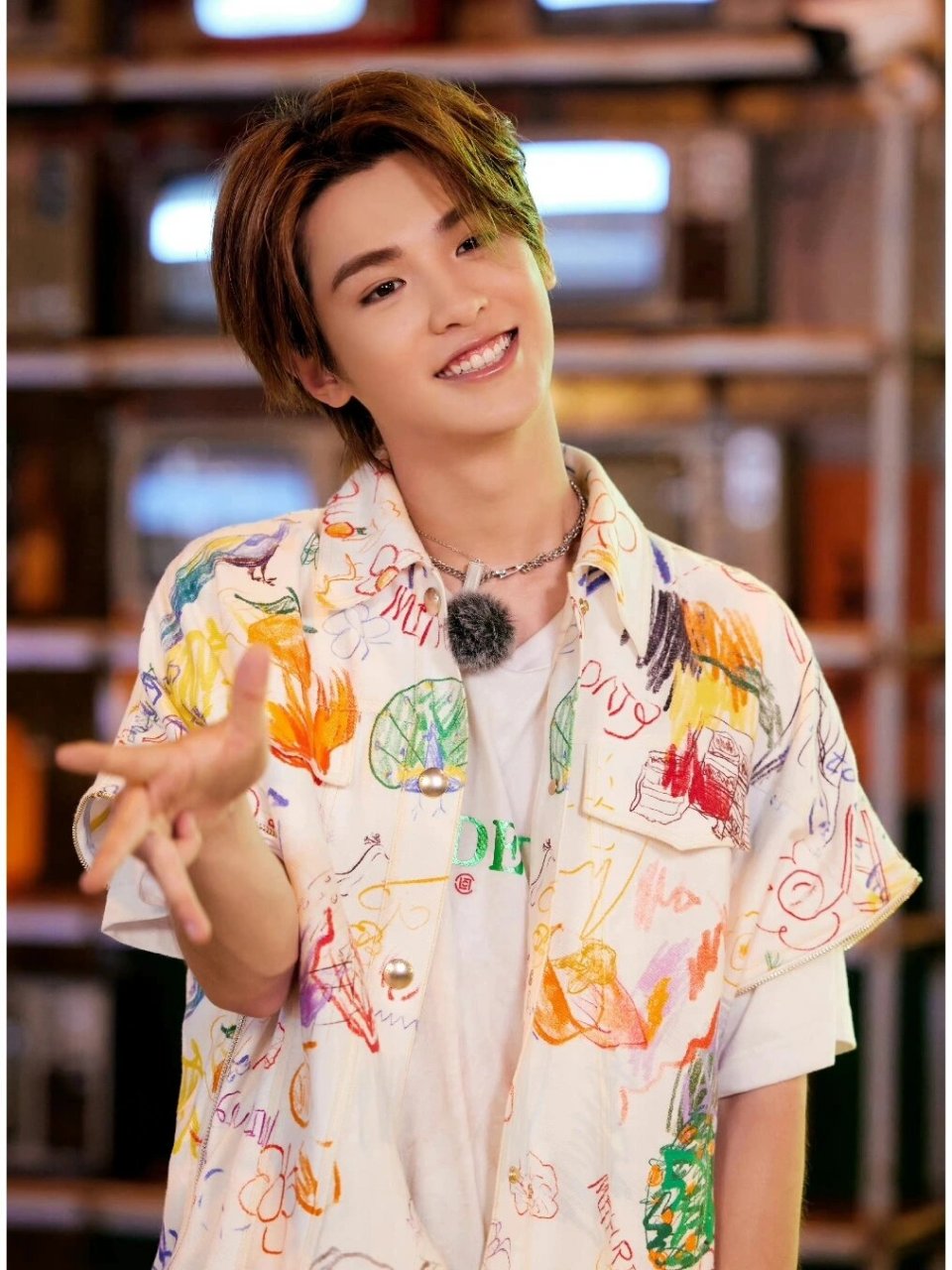 黄明昊高清壁纸