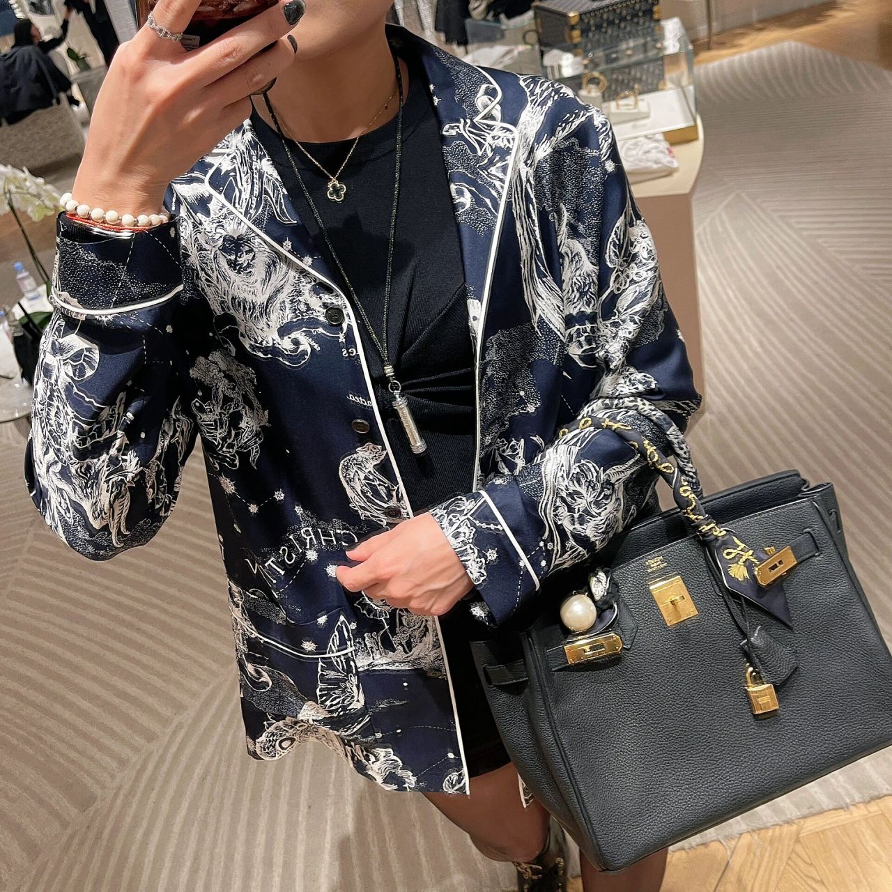 dior 星座91真丝衬衫 skp店庆,听说昨天成龙都去逛街了,今天去凑个