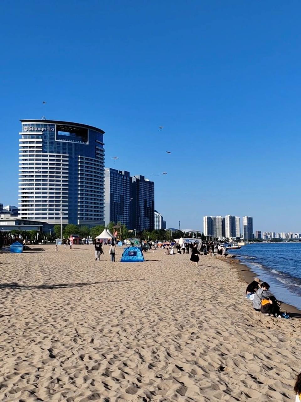 秦皇岛我最喜欢的海边浴场是金梦海湾 金梦海湾滩宽海阔,沙子细腻