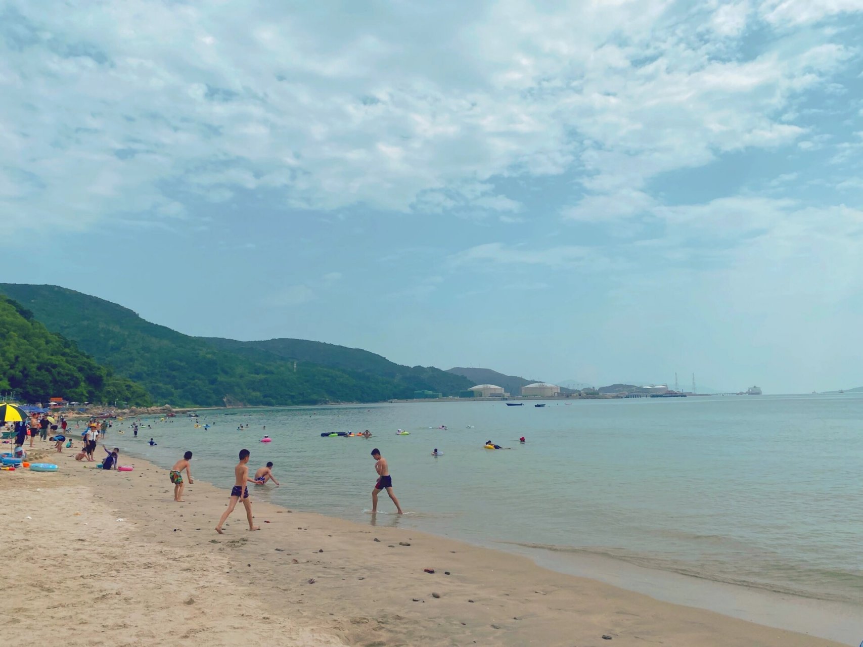 官湖在迭福山隧道外,不包含在大鹏预约范围内.