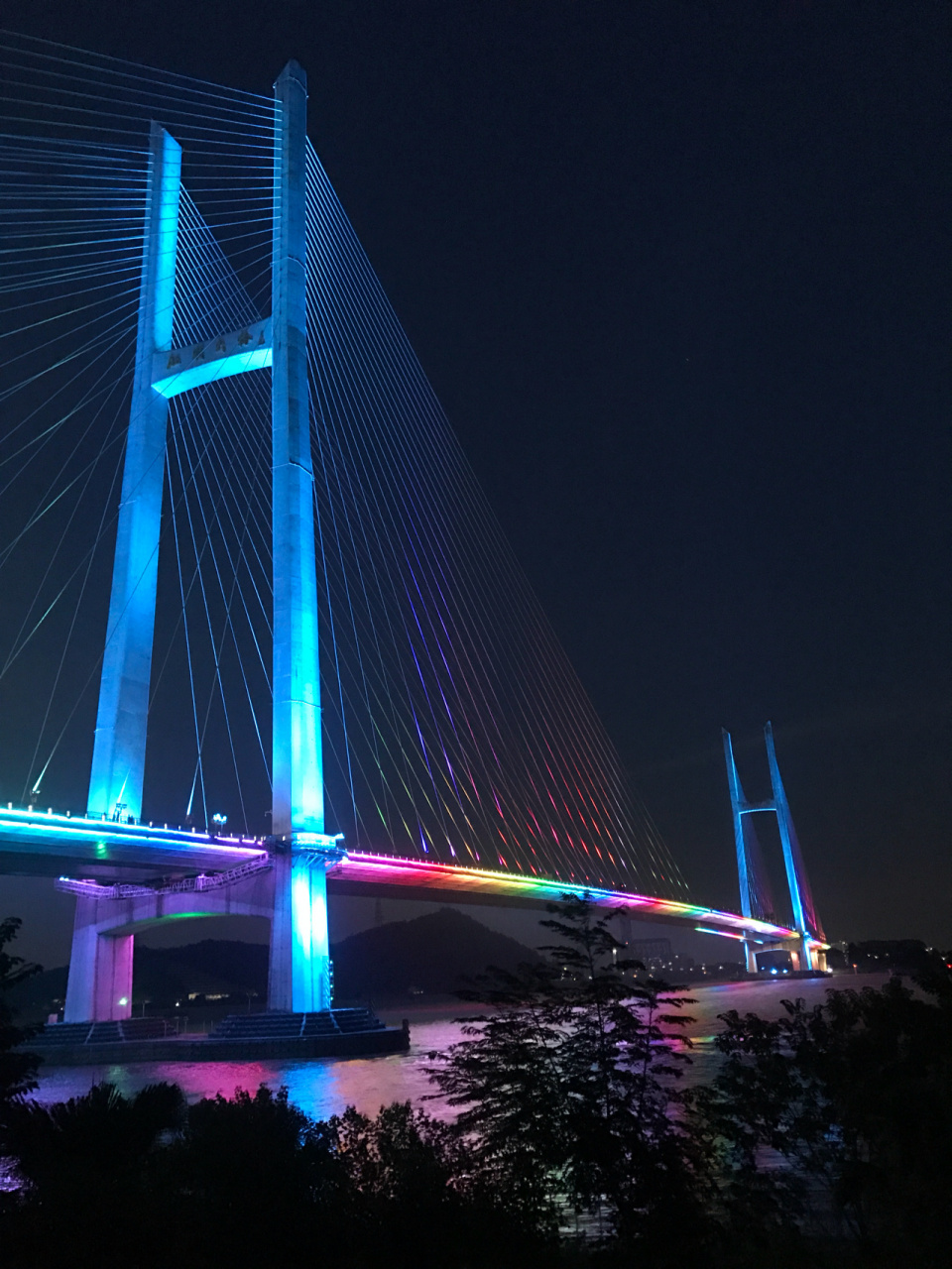 江顺大桥底成网红打卡点了 我就是住在附近的村民,以前都没这热闹的