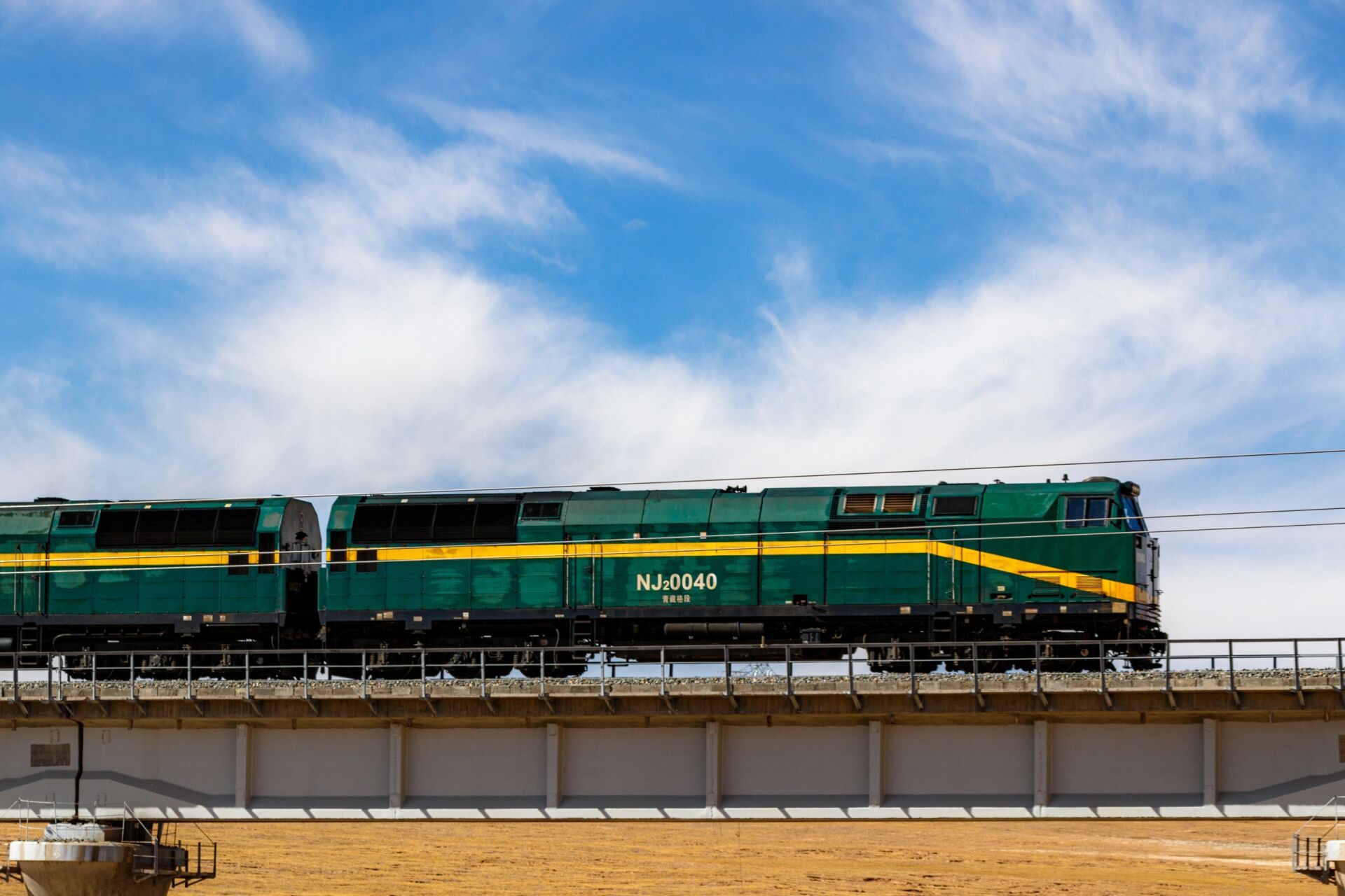 nj2型内燃机车 摄于2020.10 青藏线路上.