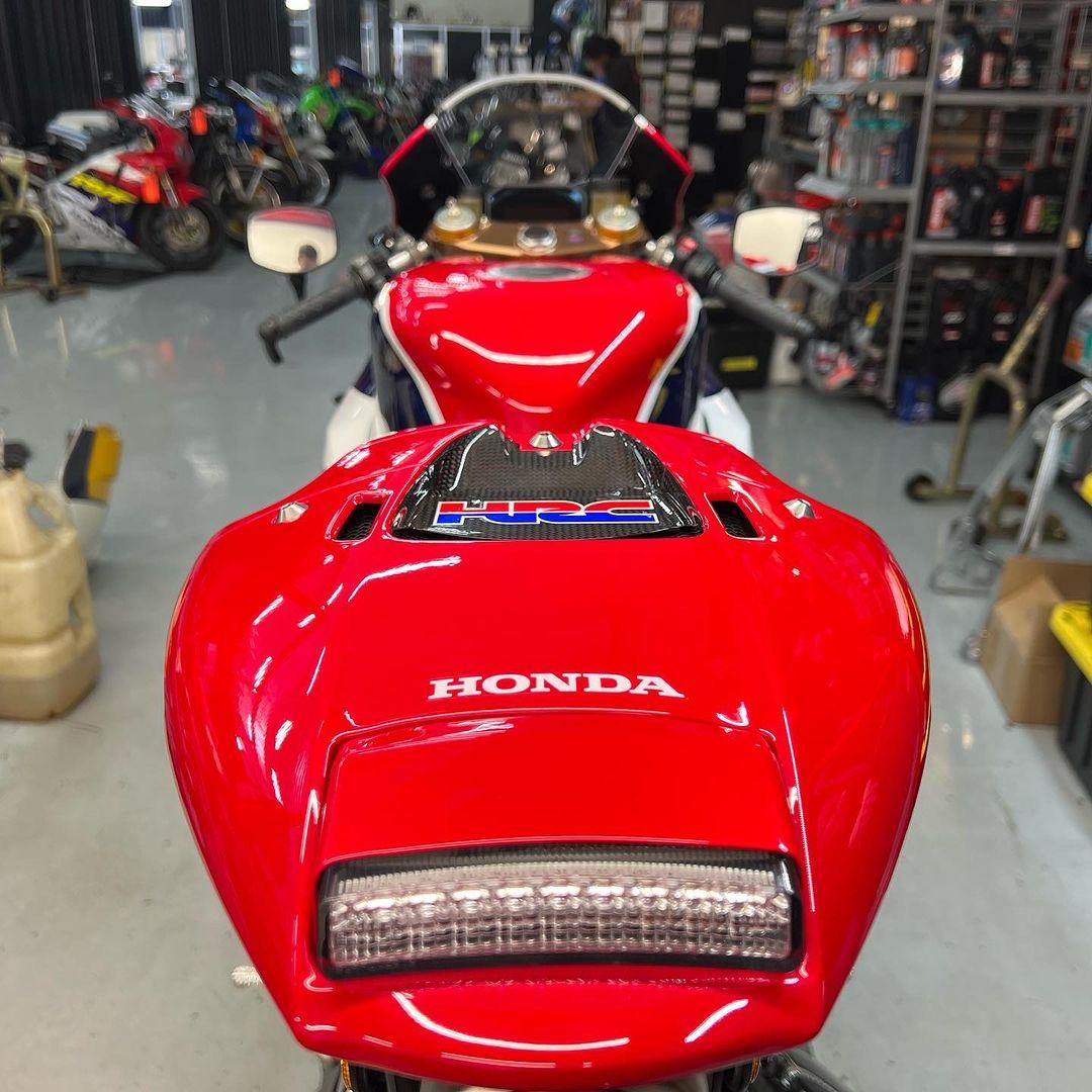 最强市售仿赛!本田hrc!