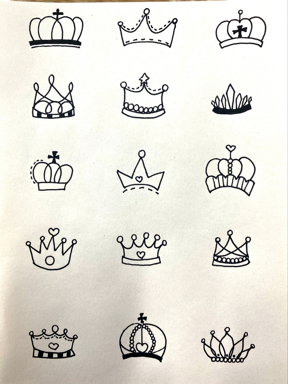 皇冠简笔画简单可爱图片