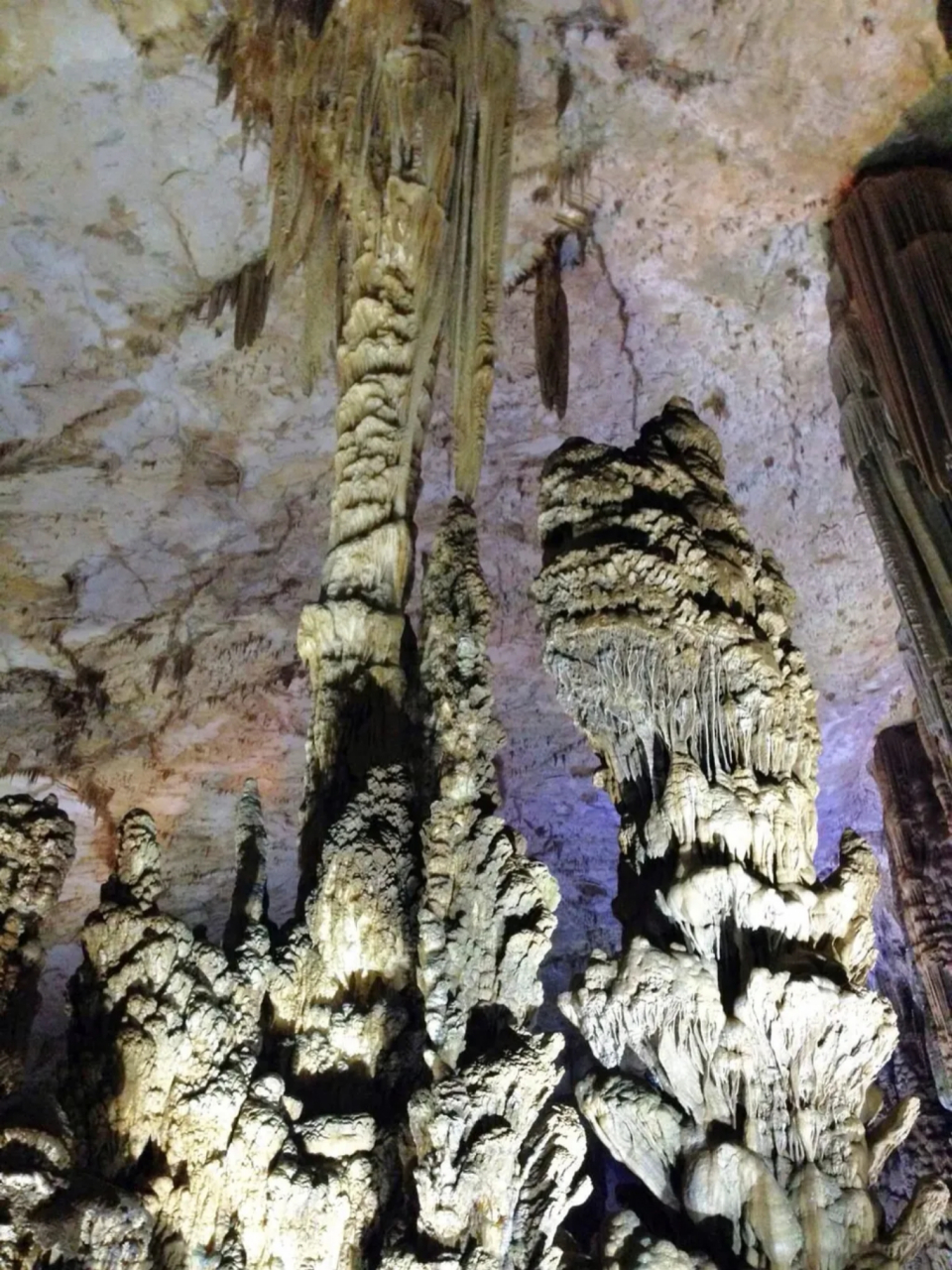 石笋长什么样子图片 石笋图片与简介93 石笋(stalagmite),为碳酸钙