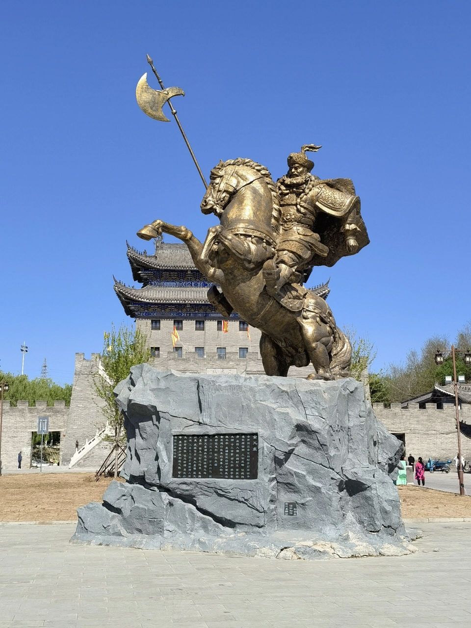 发现了兀术城,一个后来修复的古城.