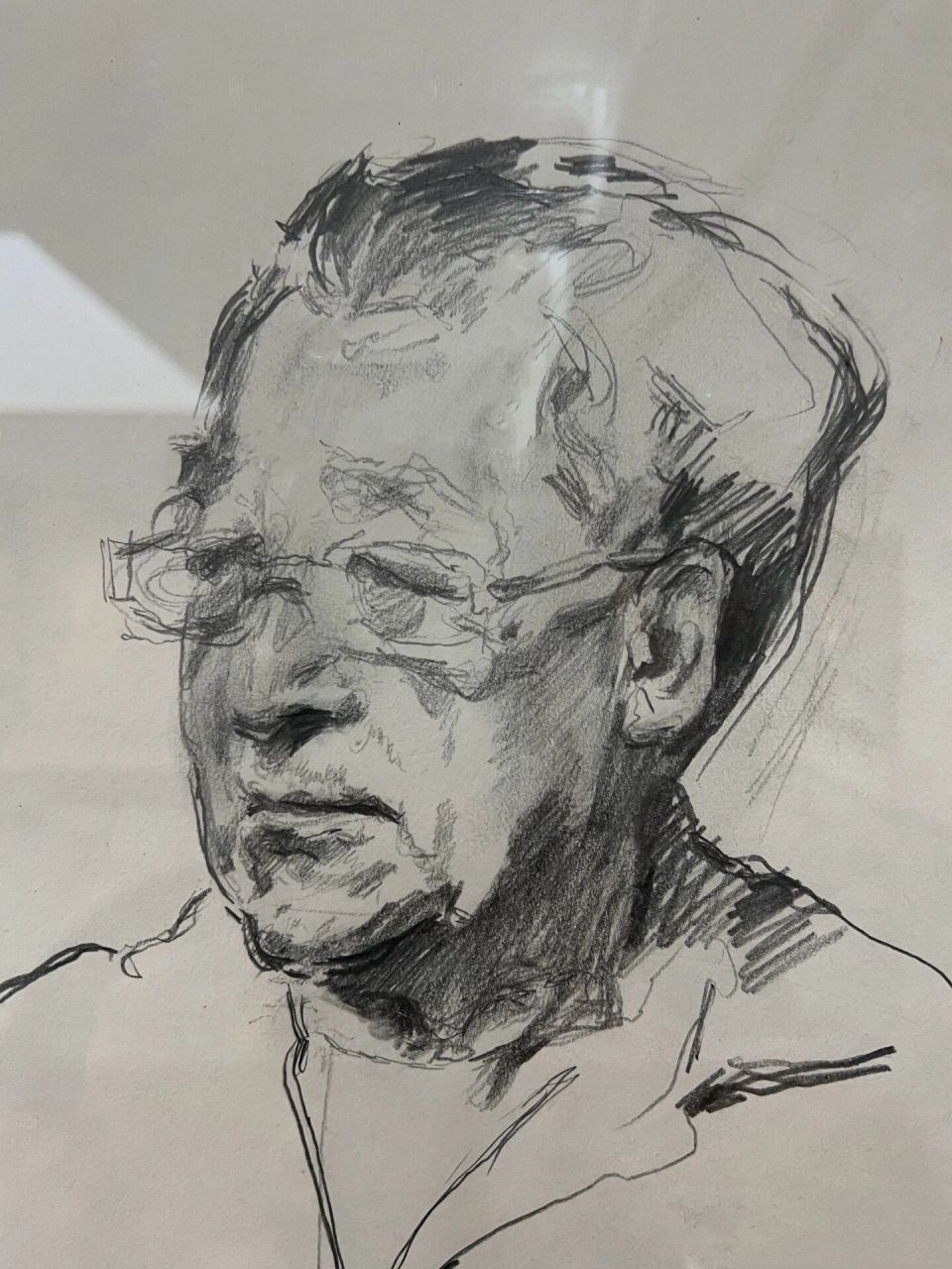 崔小冬素描的具象中抽象思维 崔小冬老师的素描展现出超强的画面控制