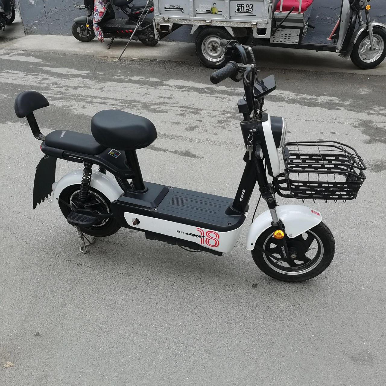 九成新赛克电动车,60v五块20安大电池,能跑五六十公里,1400元