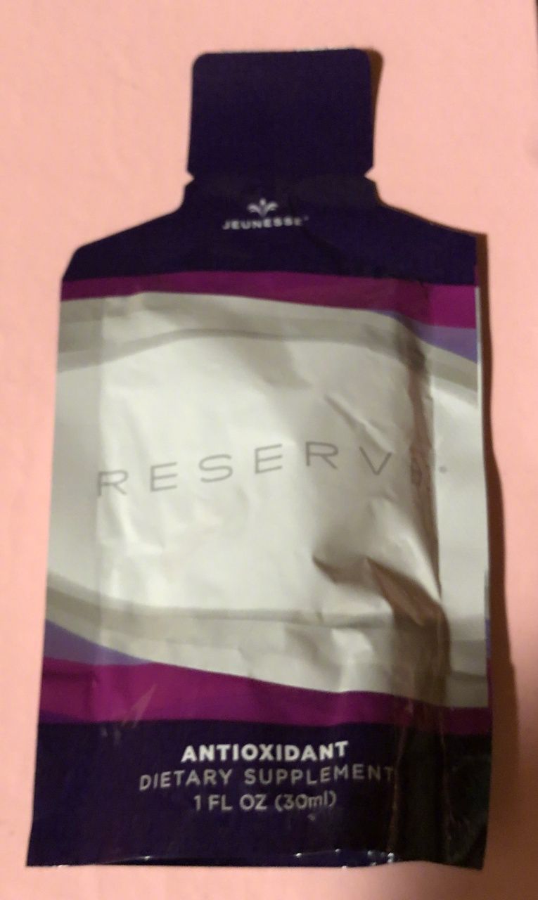 据说,美国jeunesse reserve沛泉精华白藜芦醇果汁,坚持服用有着抗衰老