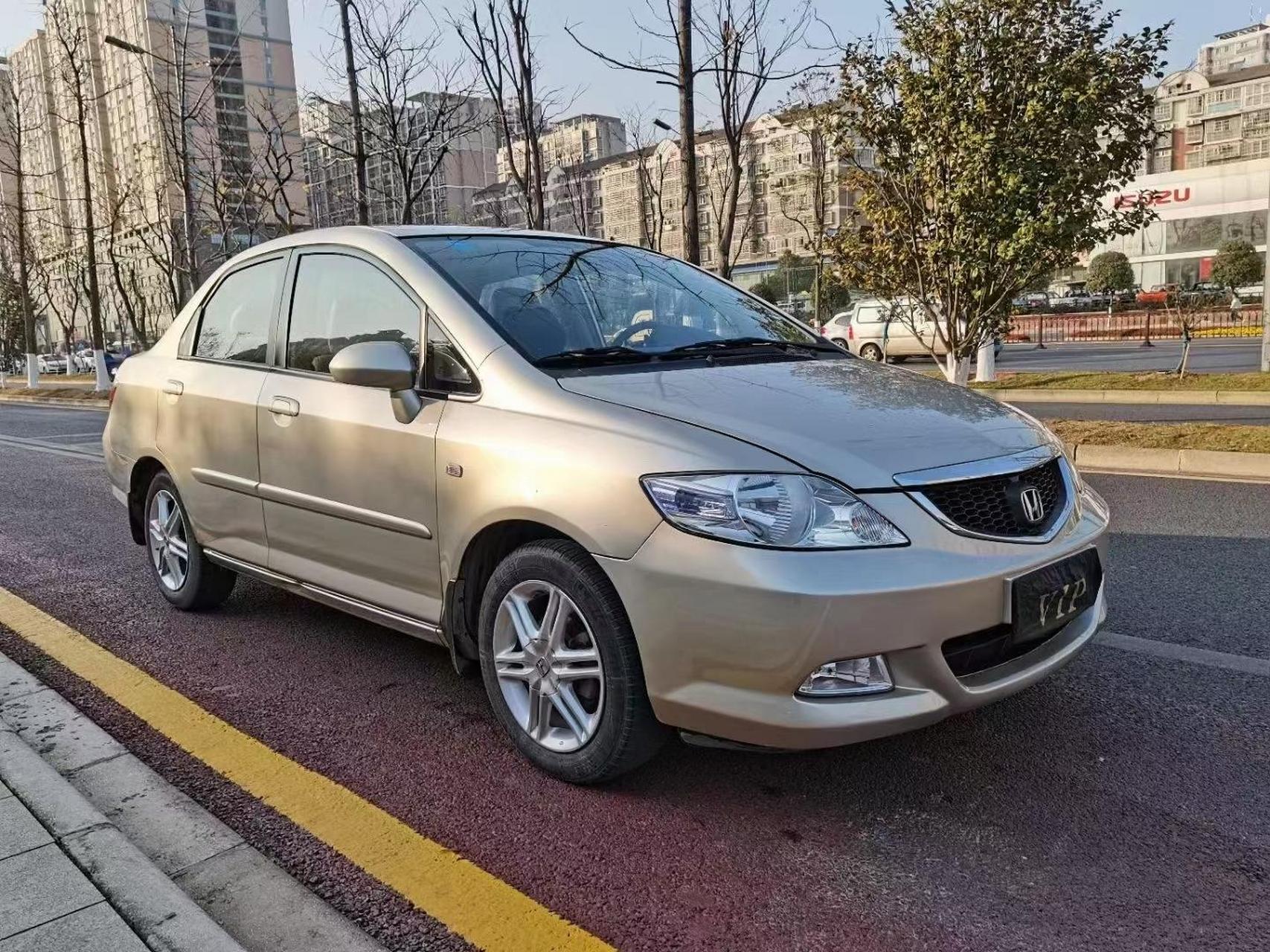 08年本田思迪:1.5自动带天窗真皮座椅,个人一手车,难得的极品车况!