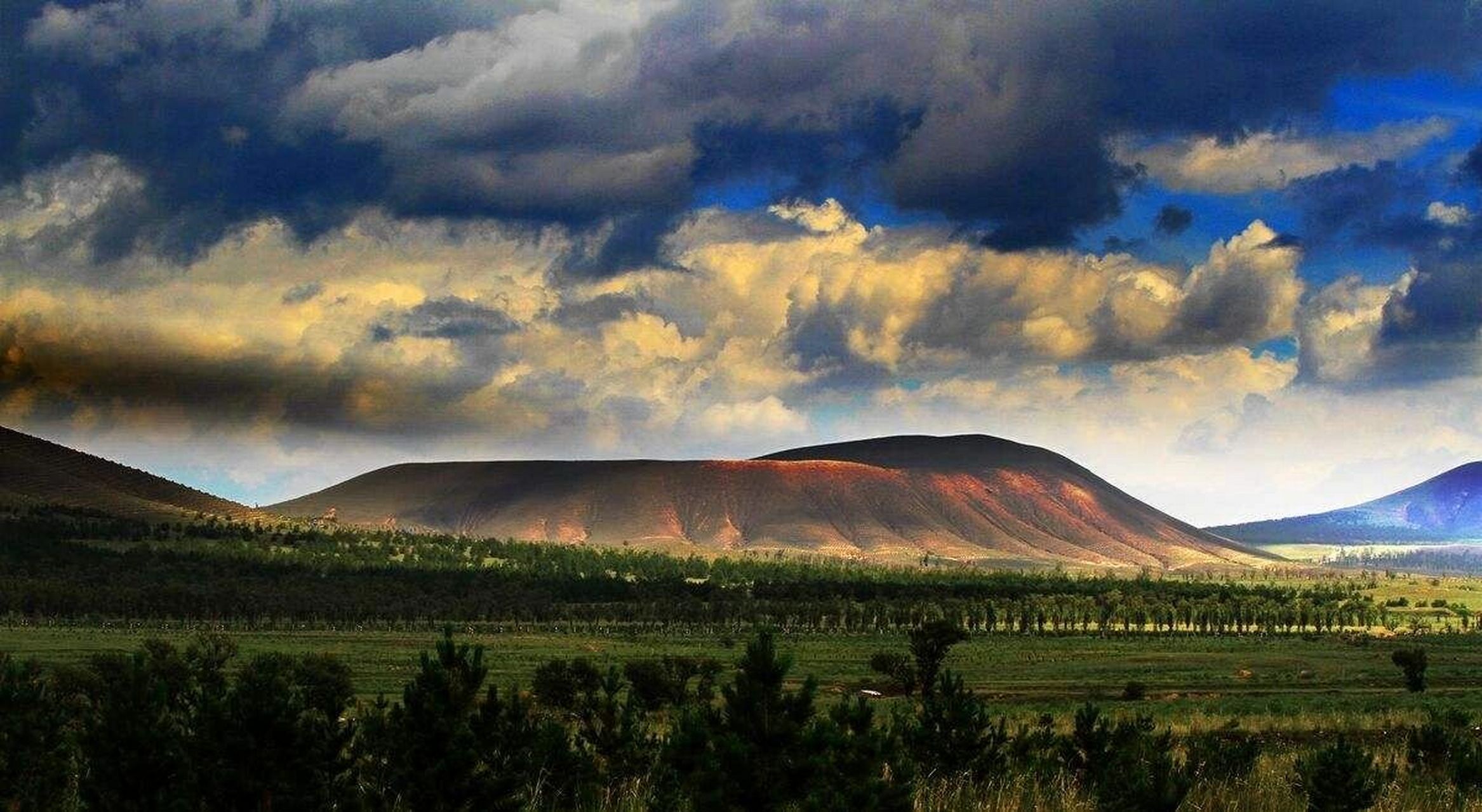 火山群国家地质公园 土林风景区        大同火山群国家地质公园是华