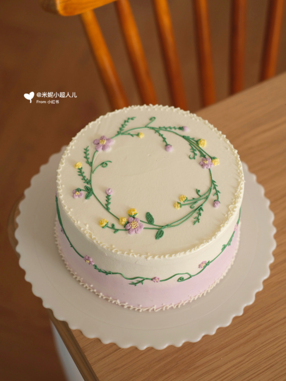 森系法式奶油蛋糕|小清新裱花蛋糕(附教程) 相比之前的裱花,这次改用