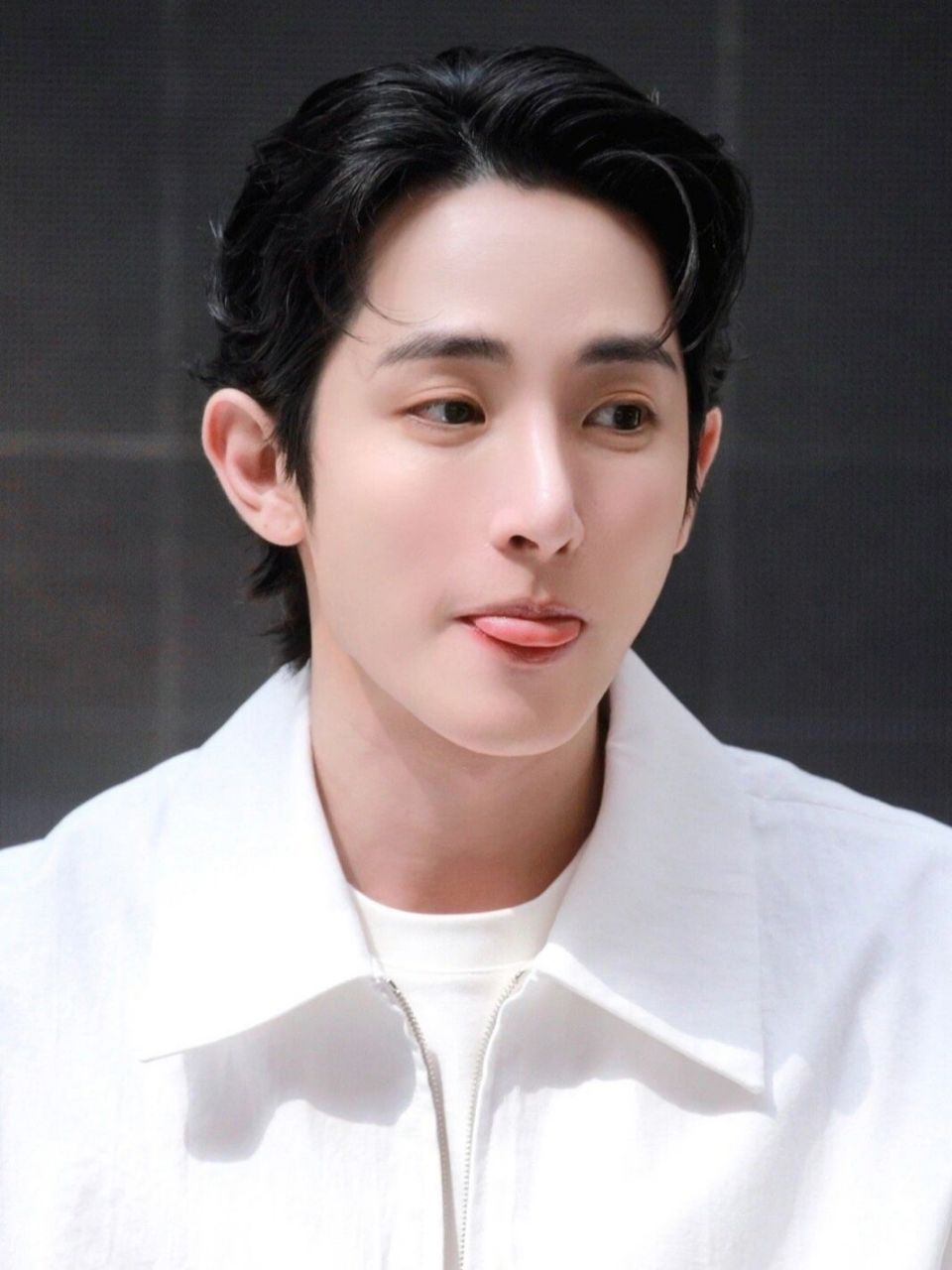 捕捉一些李洙赫的可爱小表情