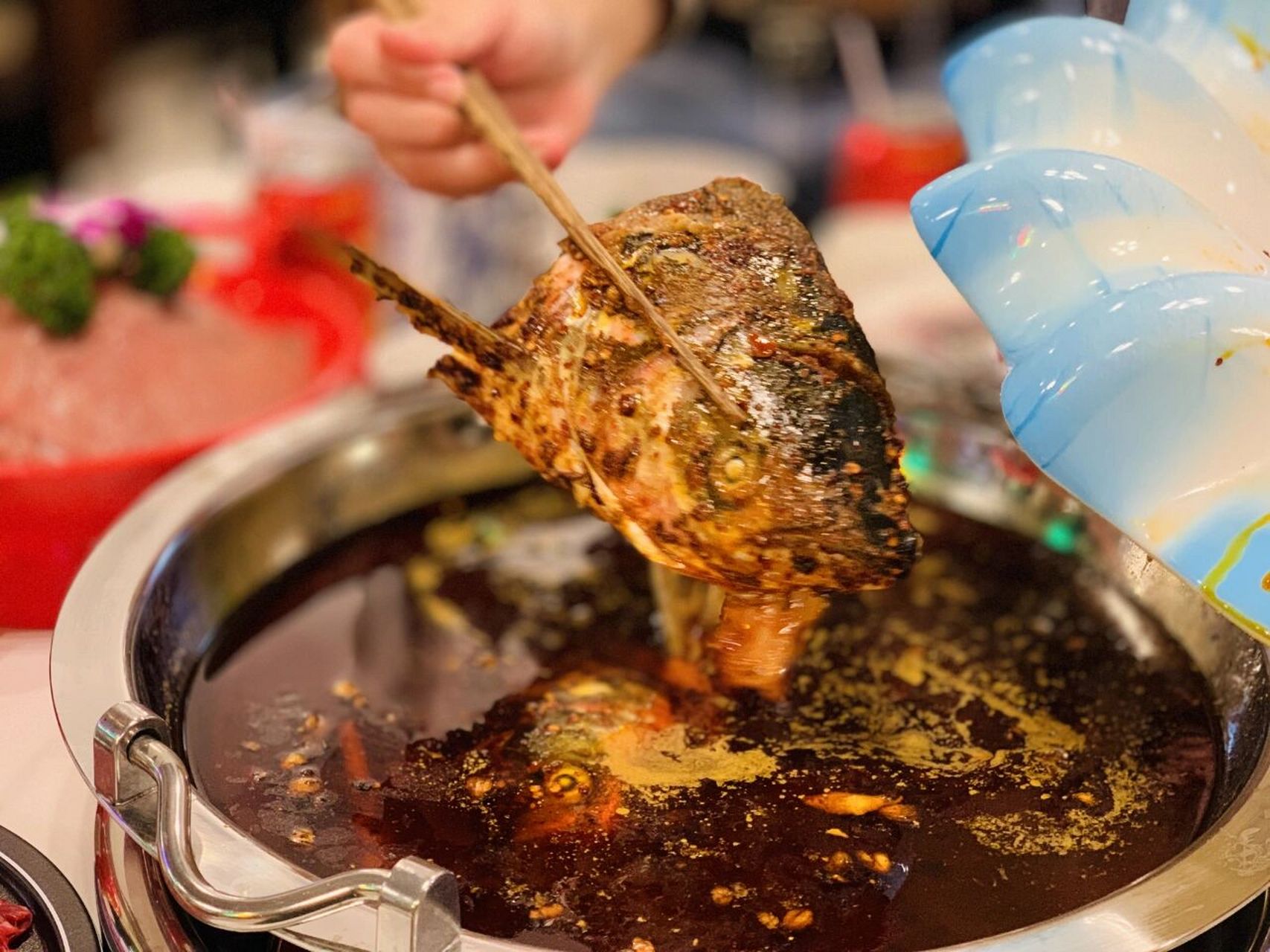 网红谭鱼头火锅重出江湖 95 一颗谭鱼头,多少代成都人的记忆～如今