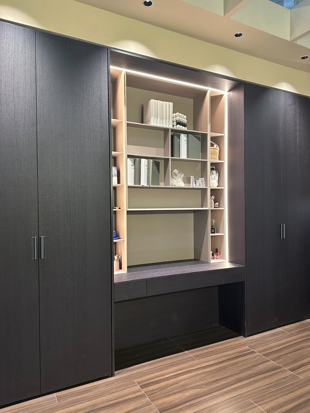 实木贴皮衣柜,颜值超高!想不好看都难