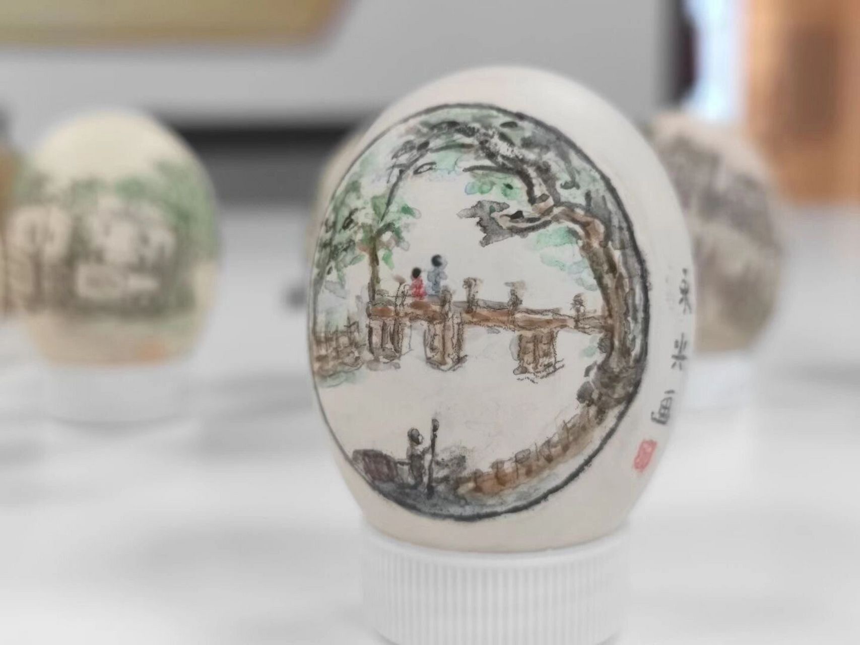 在鸡蛋上面画画好厉害呀 蛋画作品:诠释千年文脉,记录龙凤点滴,传承