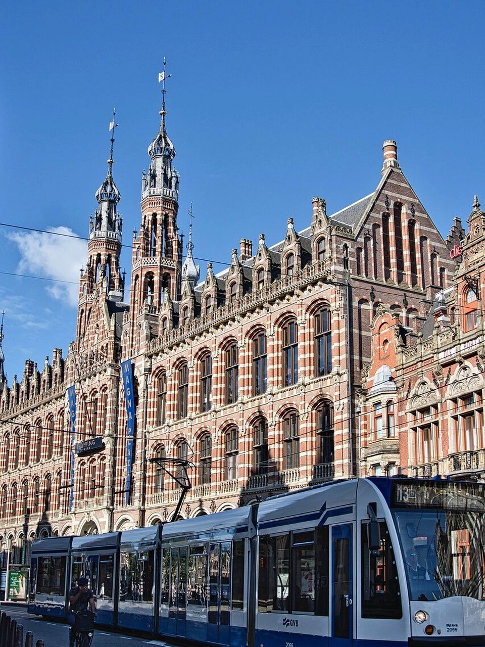 荷兰留学|八所排名top的u类大学日常开销 christy学姐最近发现,很多小