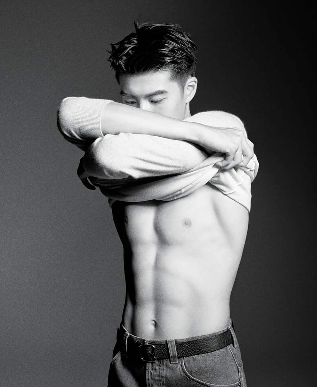 张翼祥,男,22岁,是一名中国游泳运动员,所属运动队是浙江队.