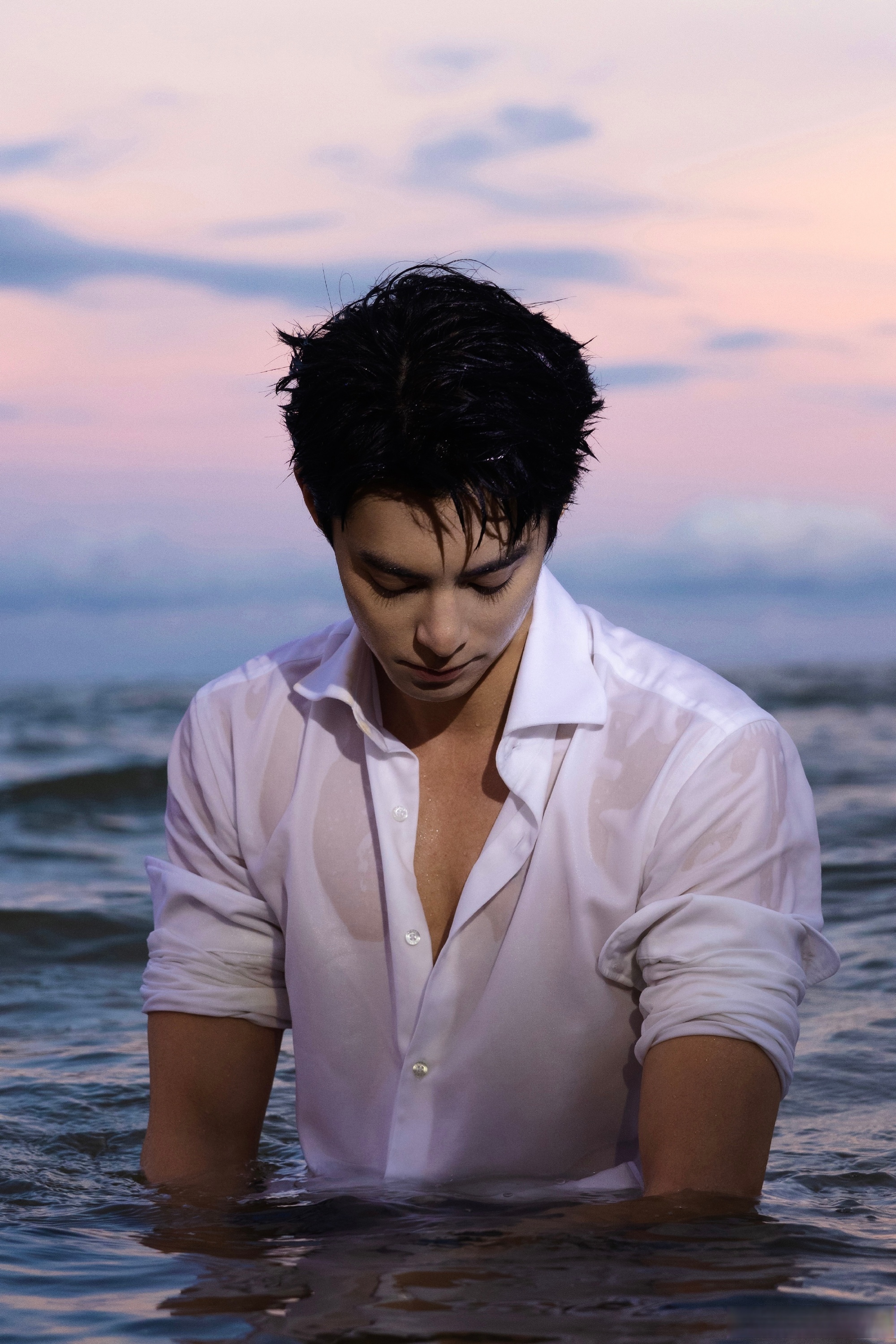 已经迫不及待要开启这场"滚烫"的视觉盛宴啦!#王鹤棣明天直播