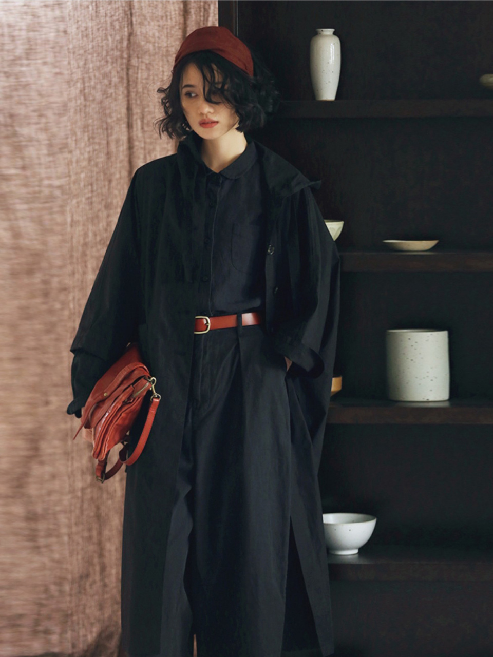 春上新|黑风衣帅炸裂99时髦又高级的斗篷款  谁说女人的美,只能是
