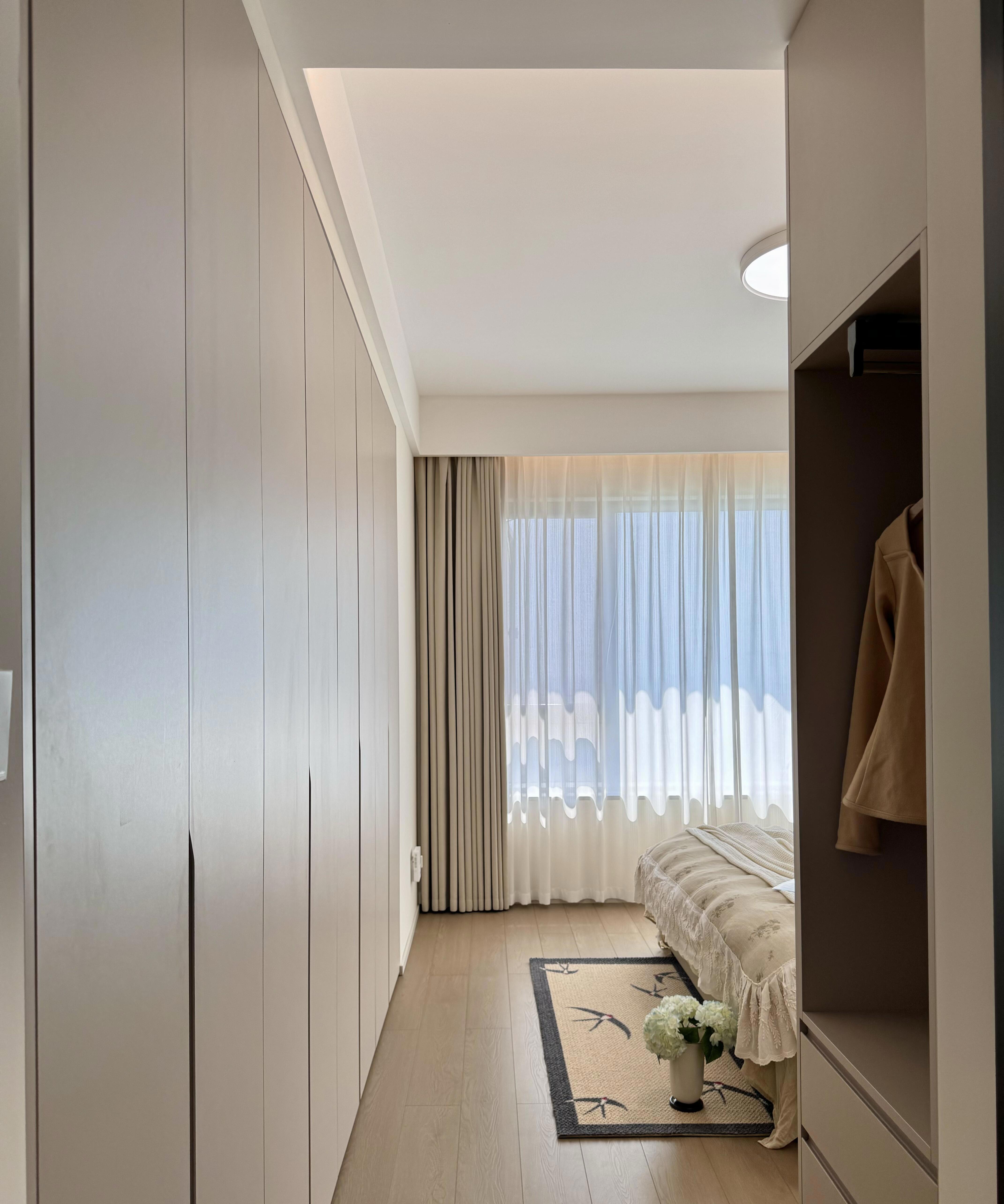 邻居说,你这满墙衣柜比我衣帽间还实用!