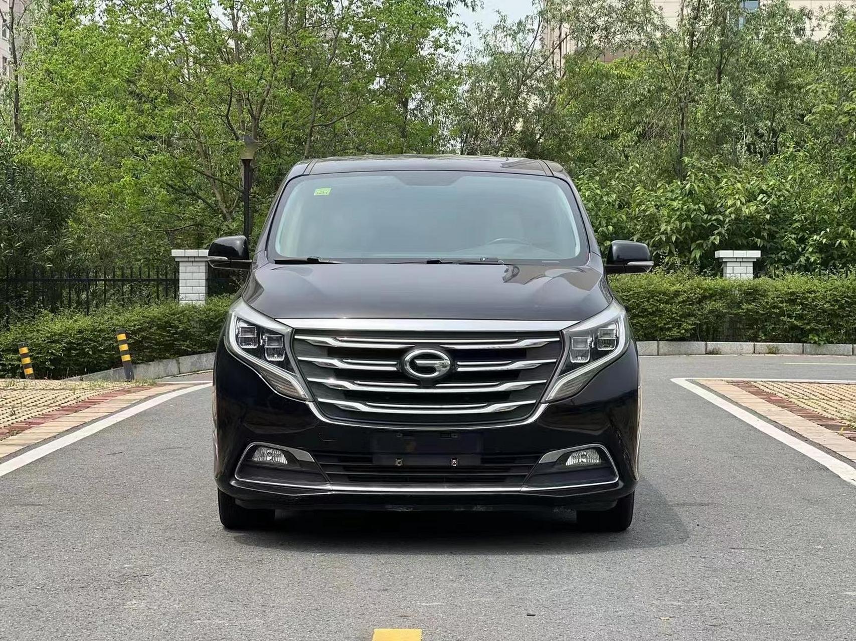 19年广汽传祺gm8,2.0t 电动侧滑门,电动尾门.几面喷漆 mpv商务车