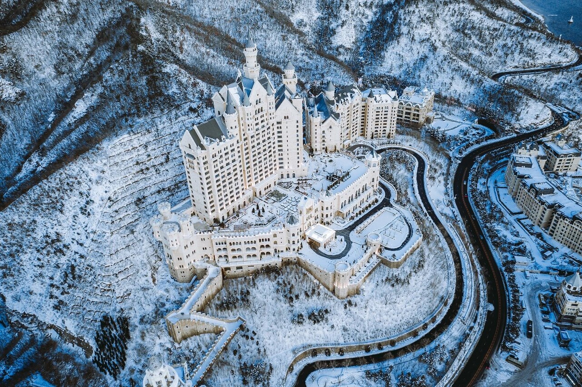 大连一方城堡酒店雪景图片