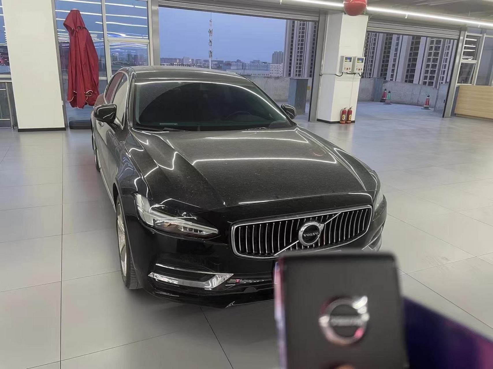 19年沃尔沃s90t4智逸版,加装宝华韦健音响,氛围灯!原版,2件补漆!