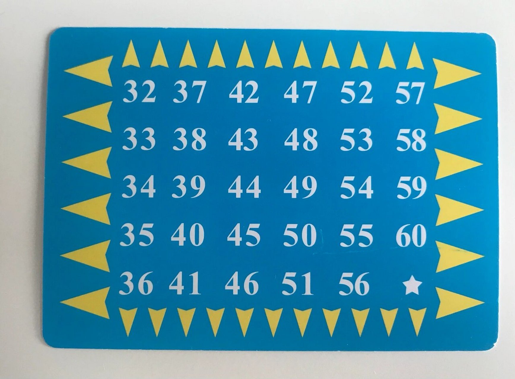 秘密就是把包含数字的卡片取出,左上角第一个数字相加即是