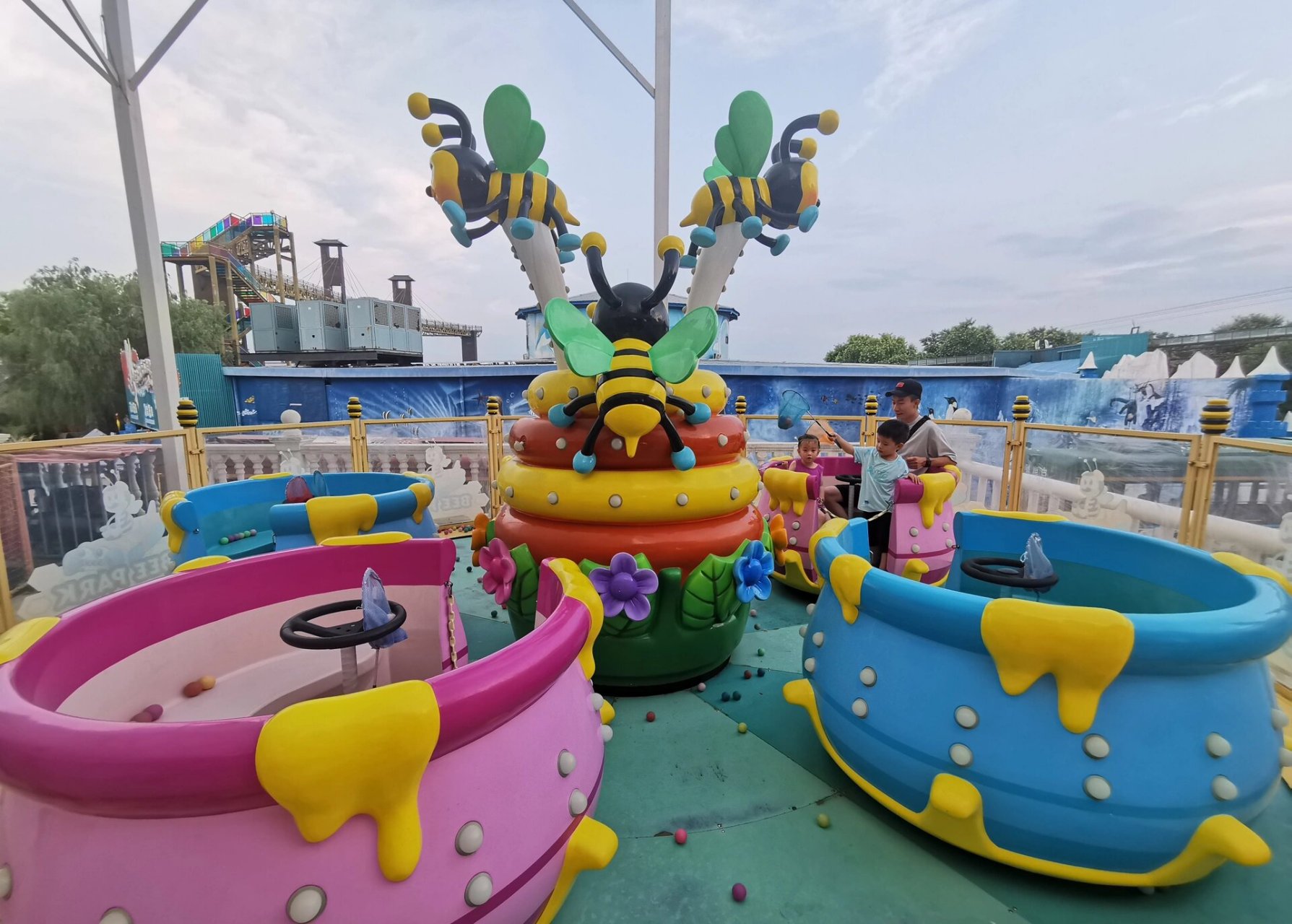 西安南郊自驾一小时左右抵达目的地,房车度假营地和白鹿仓在一起