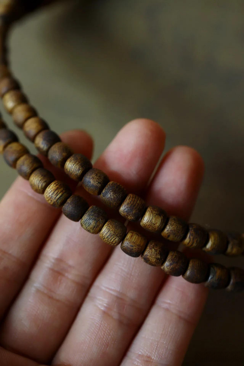 绿棋沉香「原创」 极致造型控,天然芽庄棋楠黄金切割比例珠型,配以