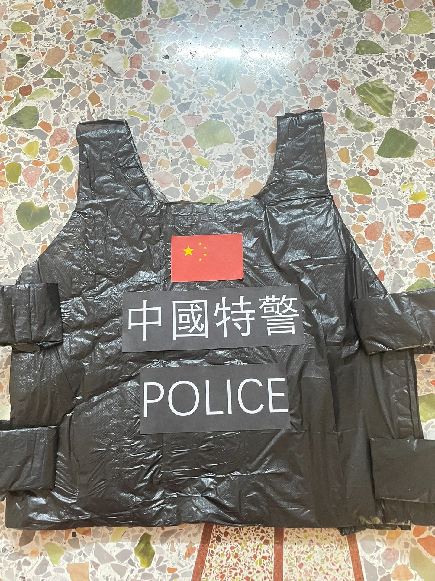 垃圾袋做男孩衣服教程图片