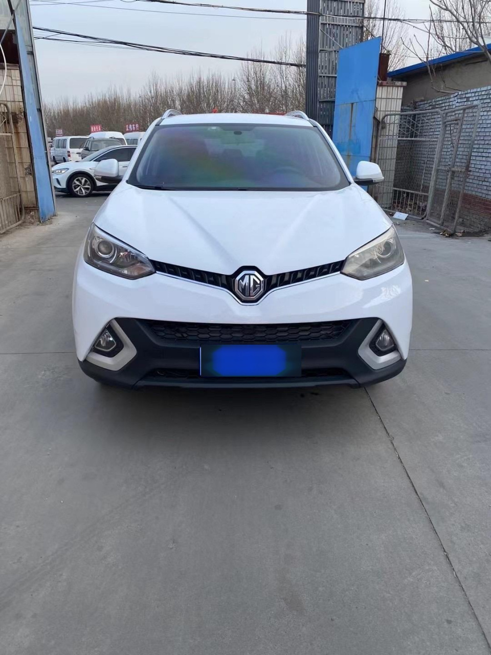 最新拿下2015年名爵gs,全车原版两块补漆,恒温空调,自动挡,白车黑内