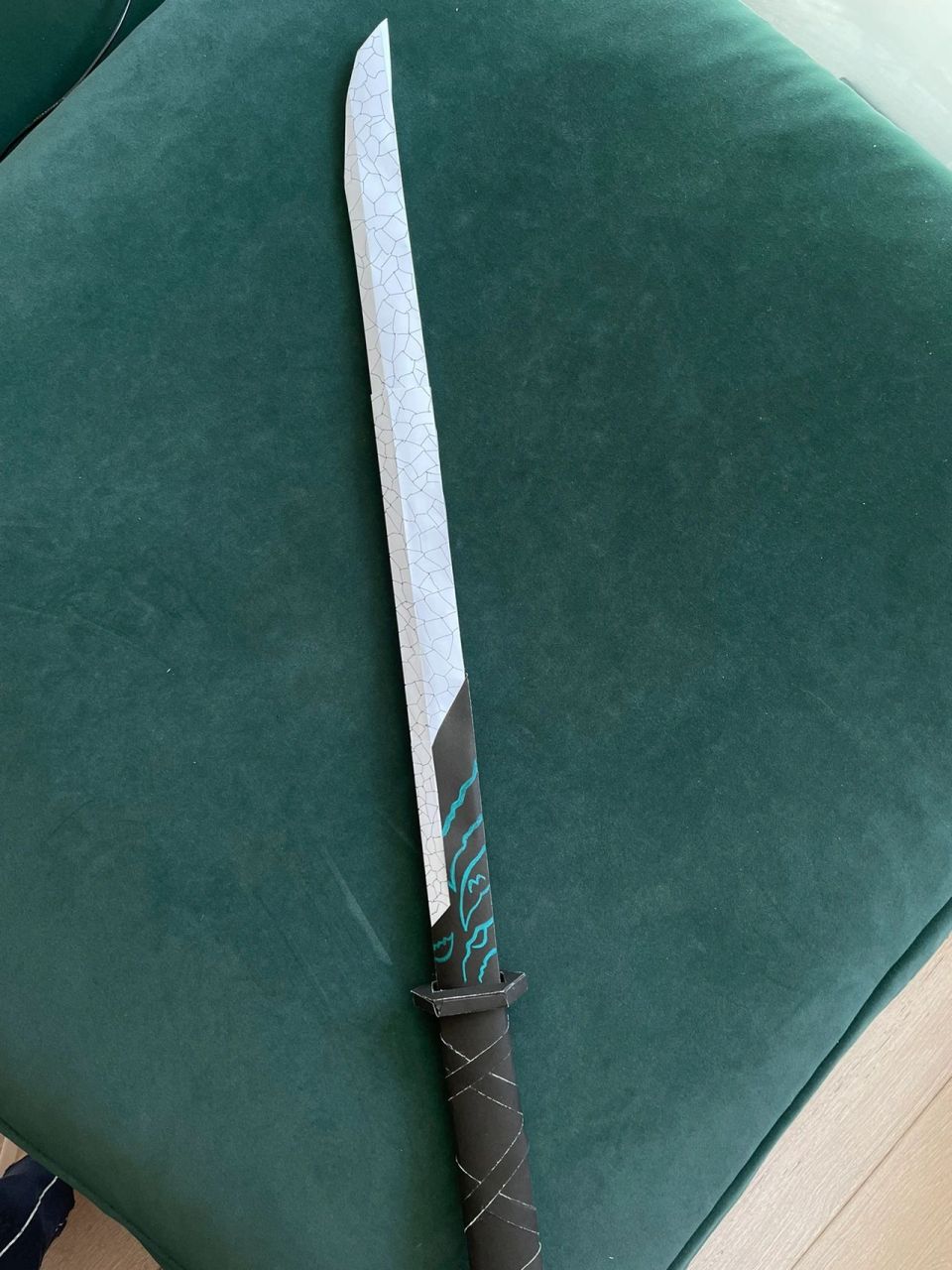 a4纸做的魔刀千刃 给我崽子做的, 我都不知道这是个啥