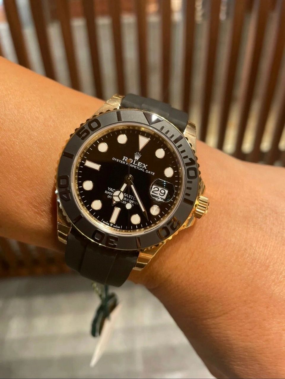 劳力士经典"黄金游艇"不一样的黄金色 劳力士经典游艇金表,也就是大家