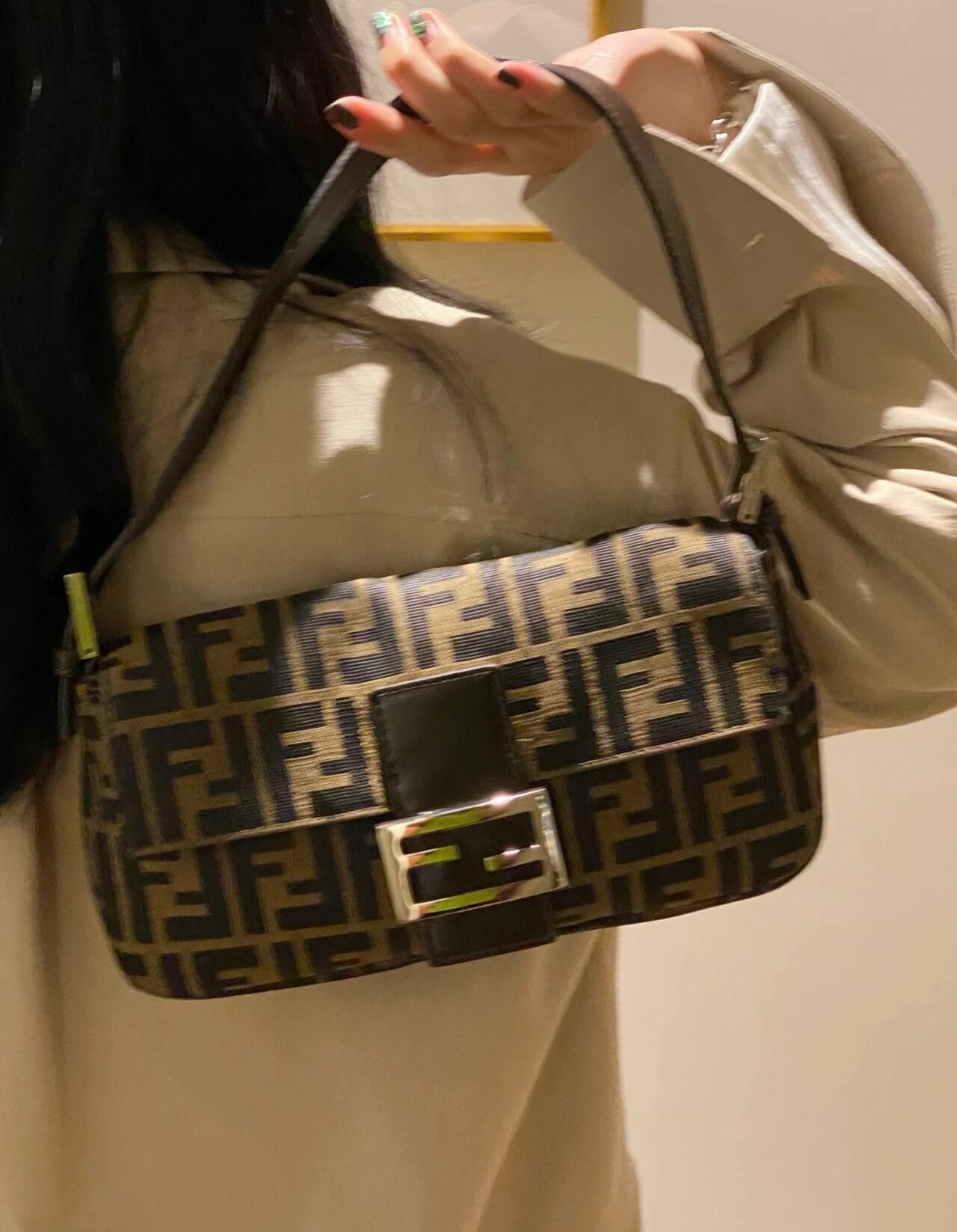 fendi|芬迪法棍包经典耐看时髦!