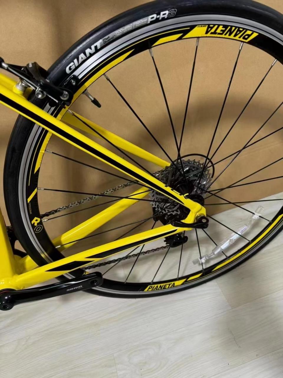 捷安特tcr6600公路自行车 超轻铝架 碳纤维坐管 碳纤维前叉 sram